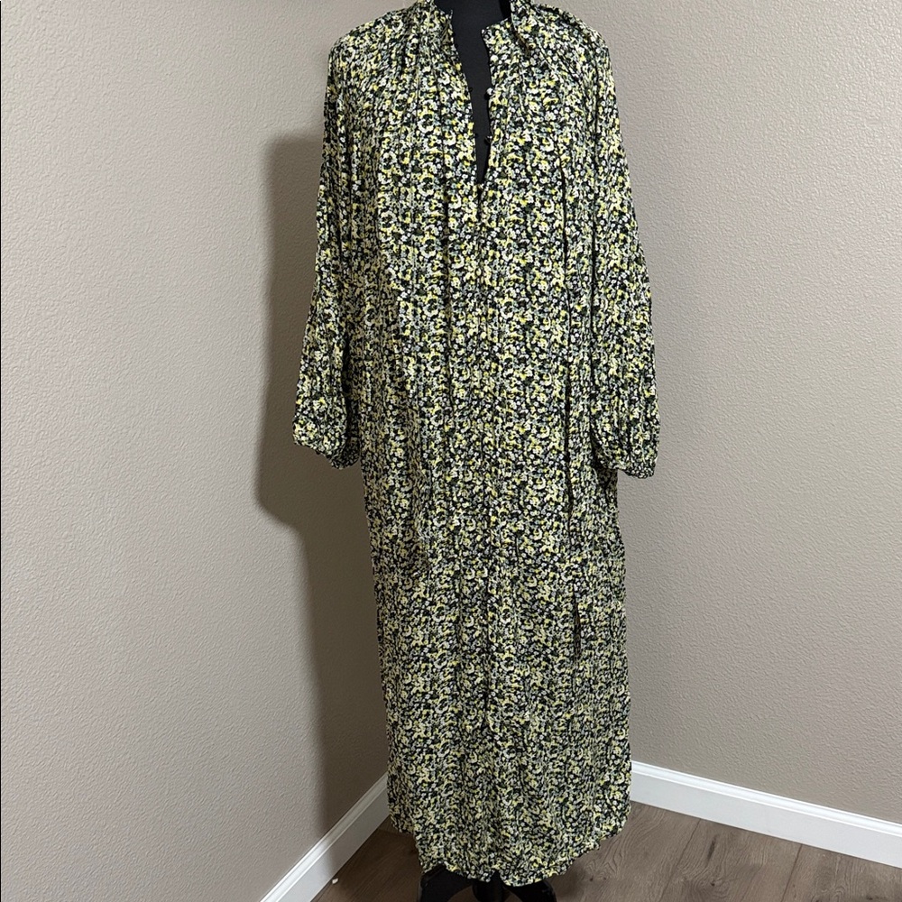 H&M Black and Yellow Floral Long Sleeve Dress